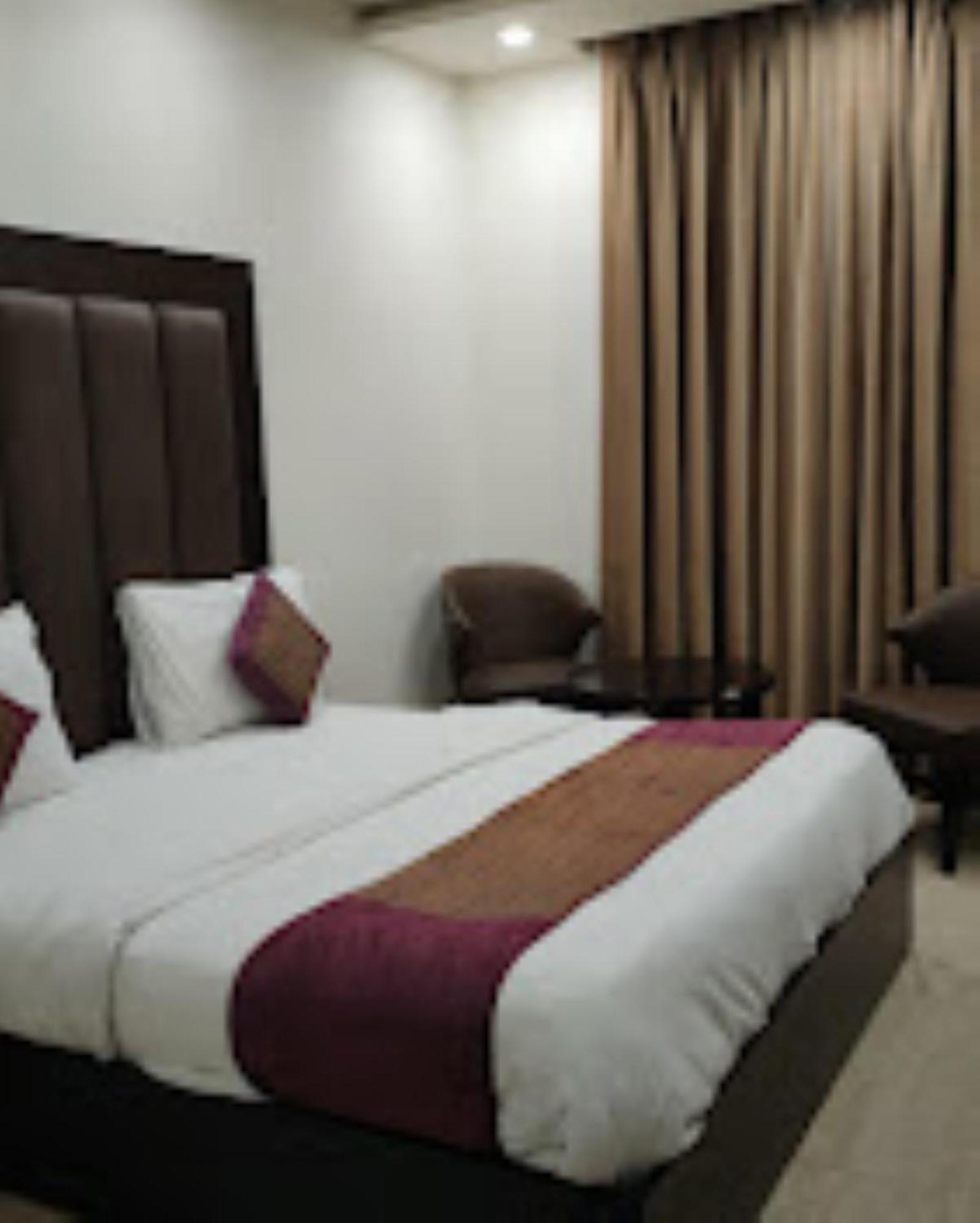 Hotel Royal Palace Hapur المظهر الخارجي الصورة