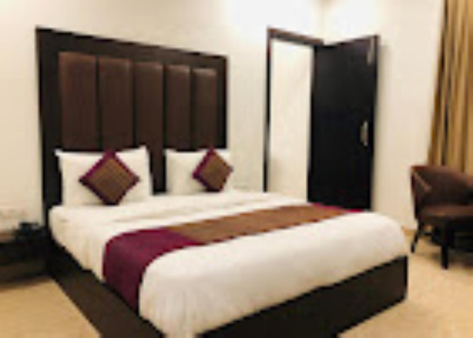 Hotel Royal Palace Hapur المظهر الخارجي الصورة