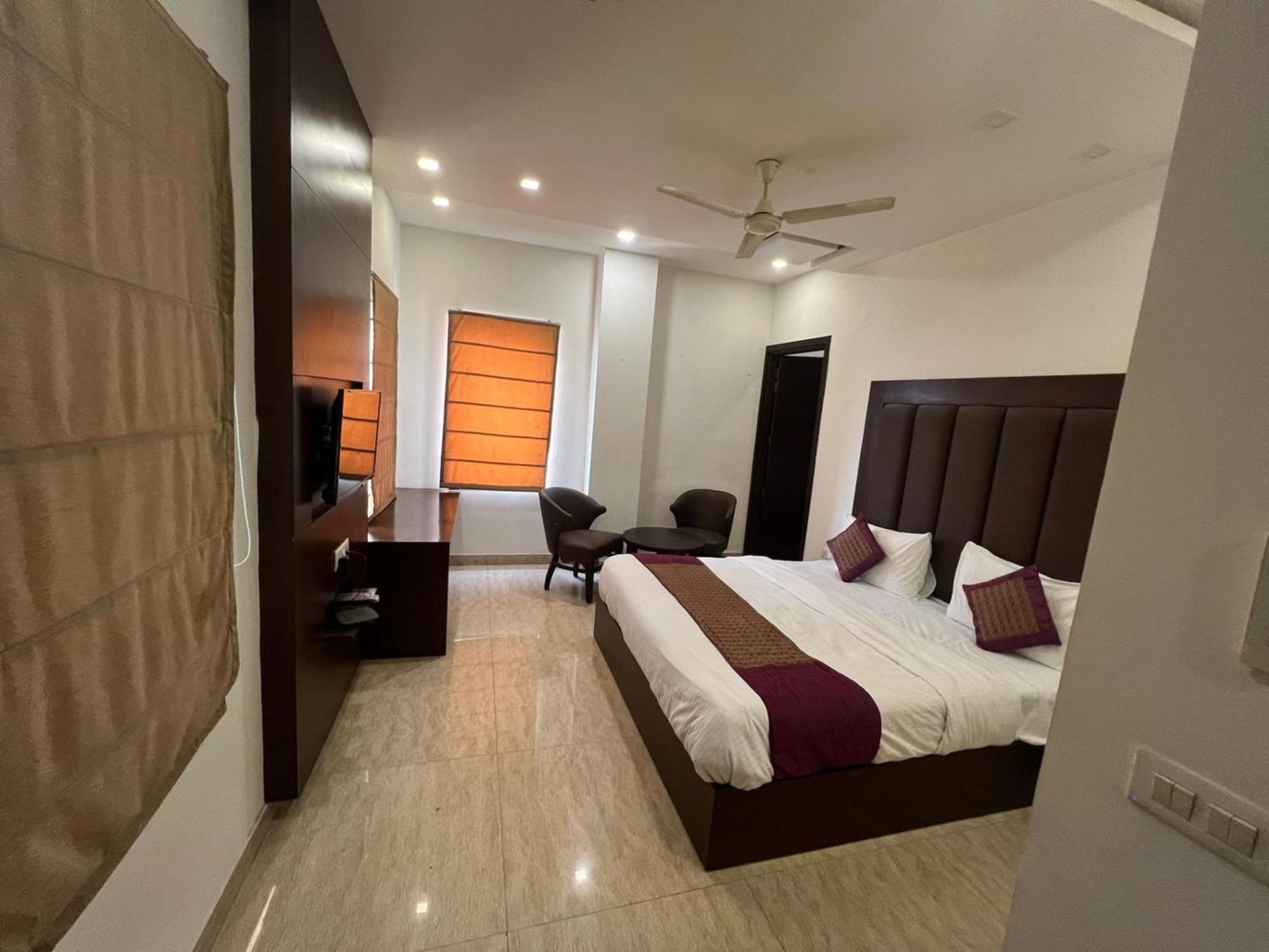 Hotel Royal Palace Hapur المظهر الخارجي الصورة