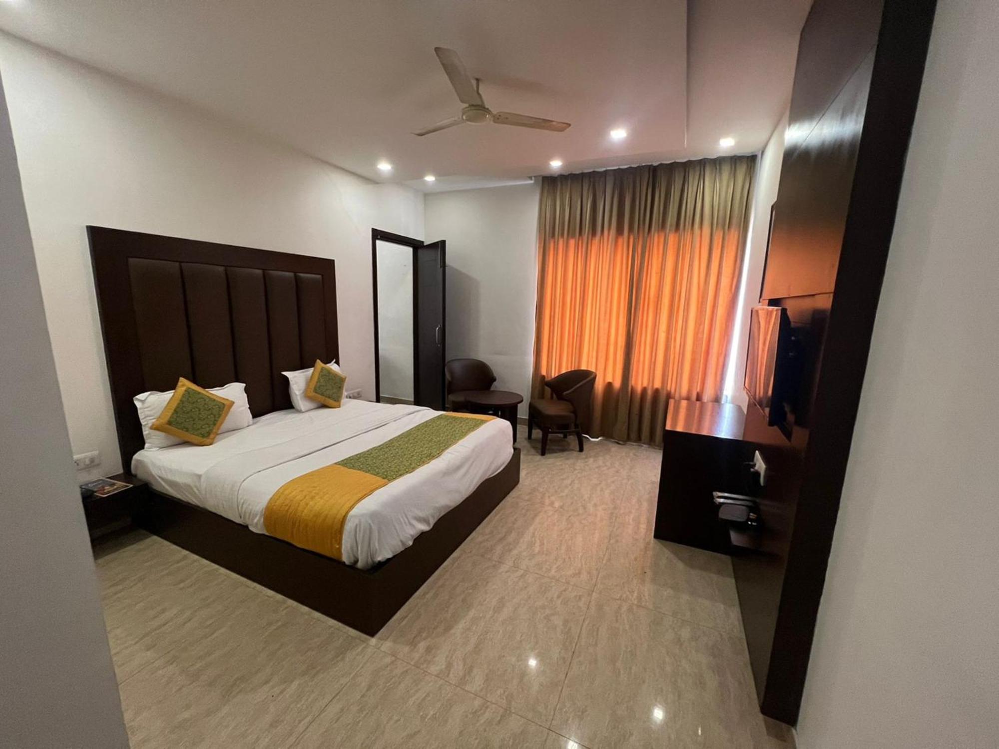 Hotel Royal Palace Hapur المظهر الخارجي الصورة