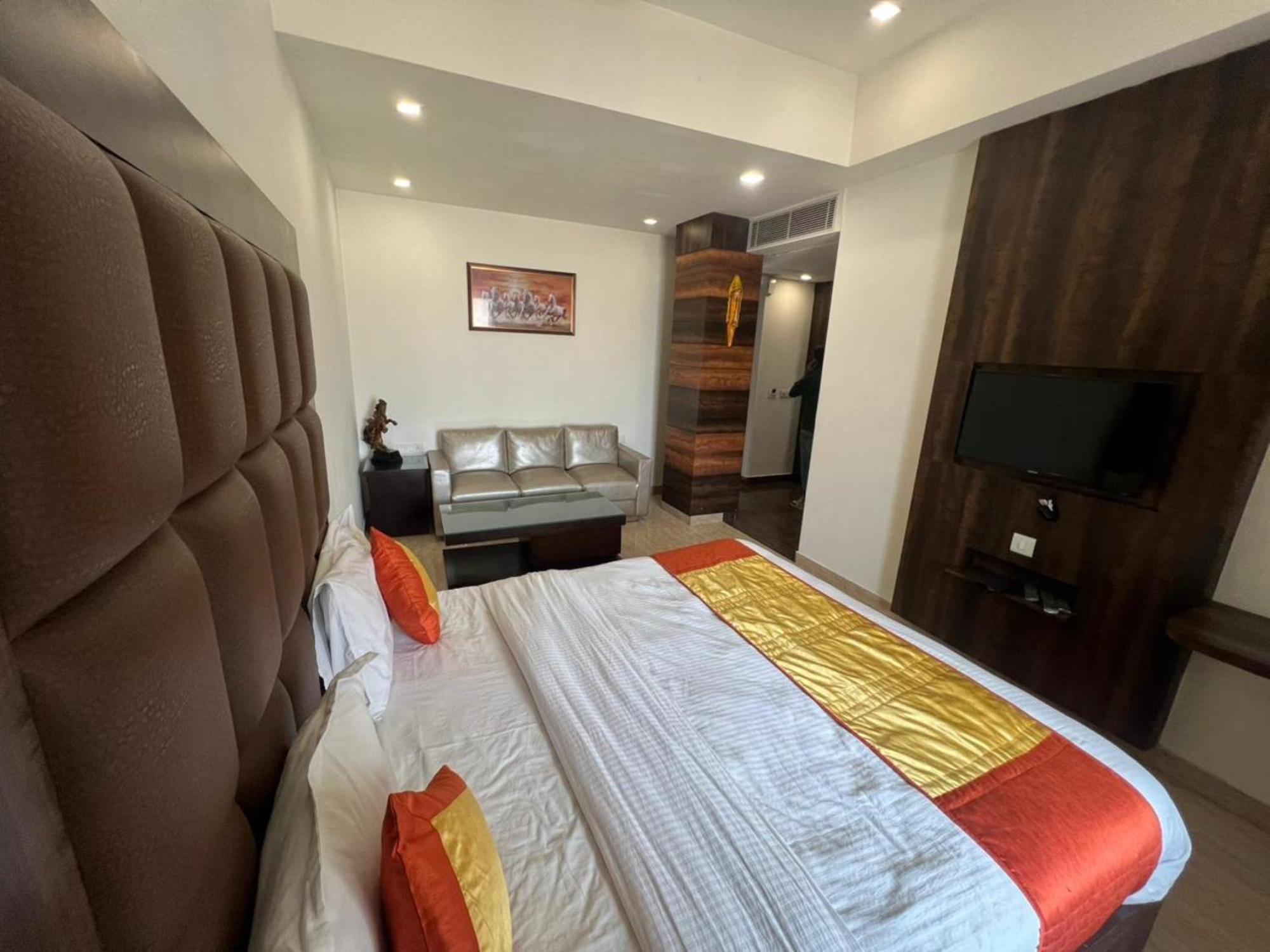 Hotel Royal Palace Hapur المظهر الخارجي الصورة