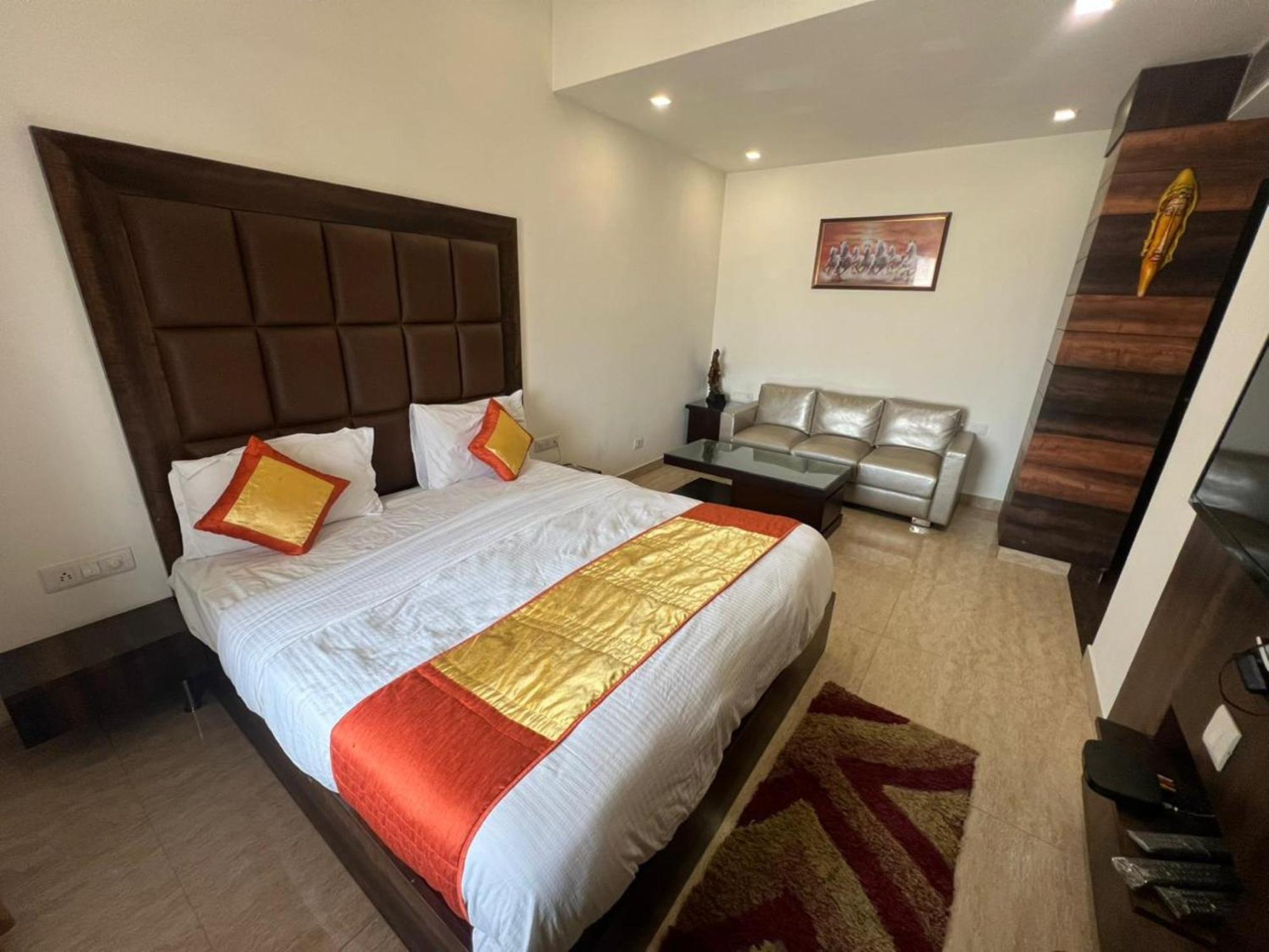 Hotel Royal Palace Hapur المظهر الخارجي الصورة